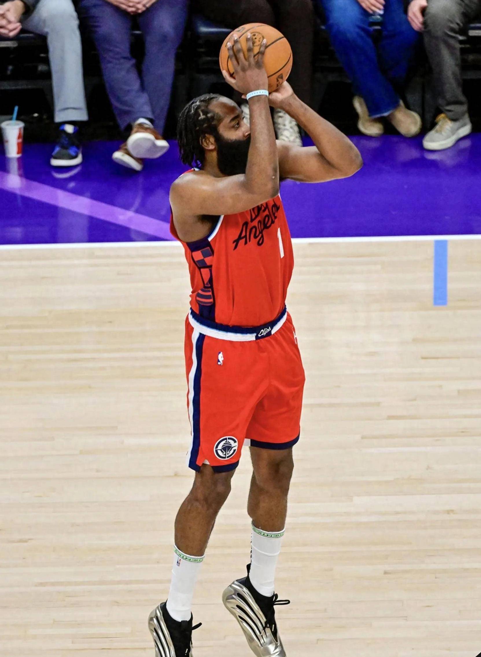 哈登赛事官方发布逆转新规，瑞士队争议不断！的简单介绍